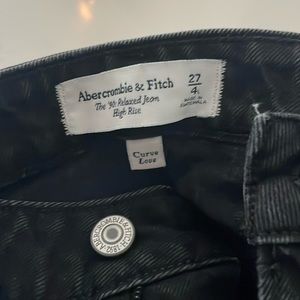 Black 90’s high rise relaxed black jeans
